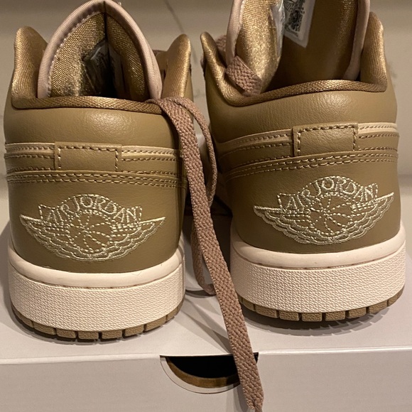 Jordan Women Beige and Cream Sneakers - Picture 5 of 8